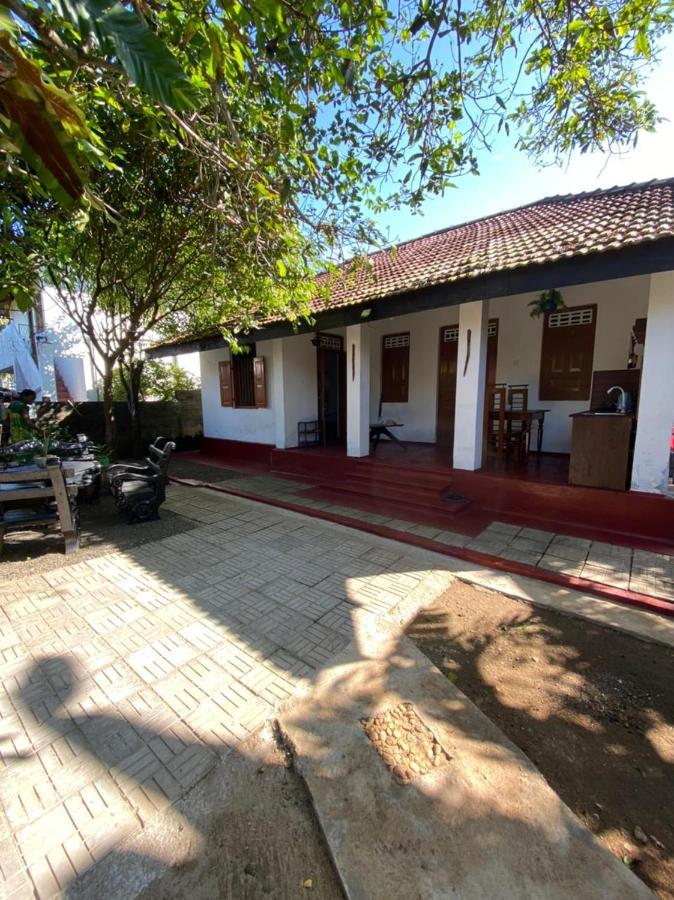 Ami Place Rooms With Kitchen Hikkaduwa Exterior foto