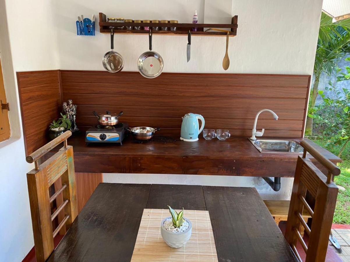Ami Place Rooms With Kitchen Hikkaduwa Exterior foto
