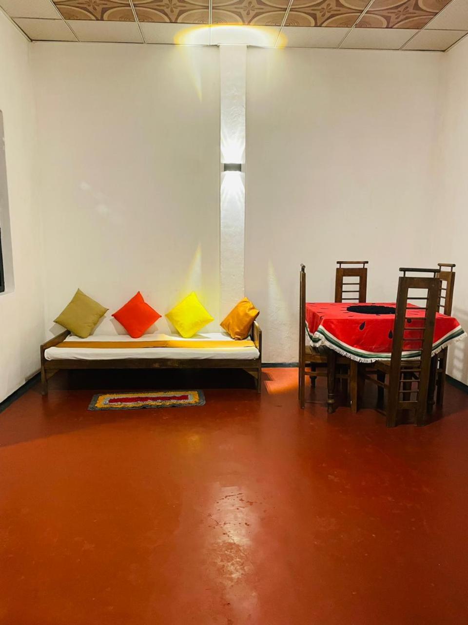 Ami Place Rooms With Kitchen Hikkaduwa Exterior foto