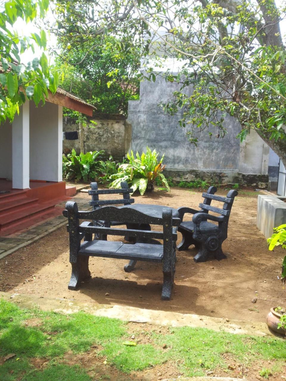 Ami Place Rooms With Kitchen Hikkaduwa Exterior foto