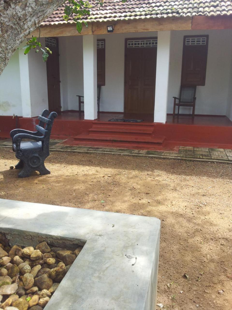 Ami Place Rooms With Kitchen Hikkaduwa Exterior foto